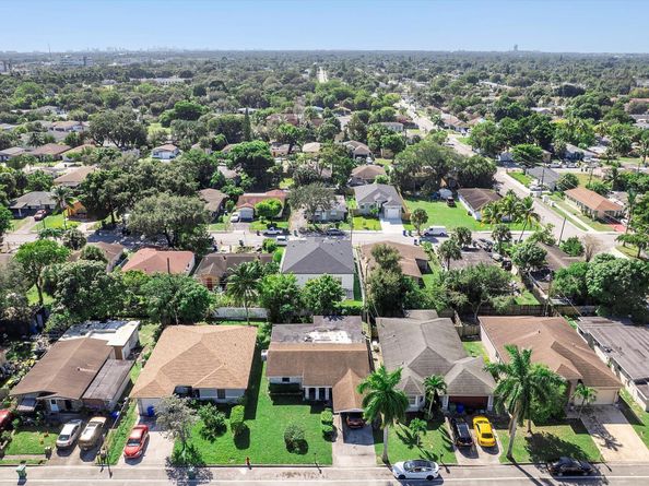 2860 NW 8th Place, Fort Lauderdale FL 33311