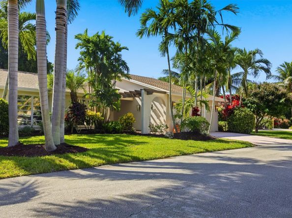 4803 Queen Palm Ln, Tamarac FL 33319