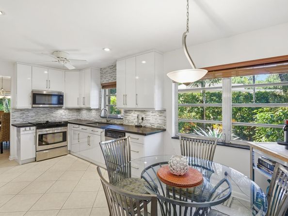 4803 Queen Palm Ln, Tamarac FL 33319