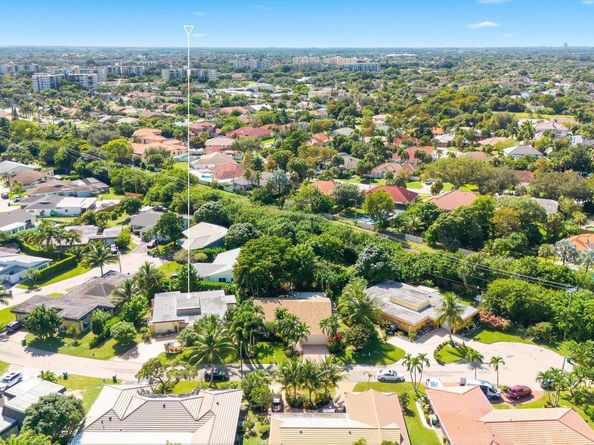 4803 Queen Palm Ln, Tamarac FL 33319