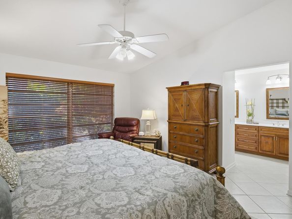 4803 Queen Palm Ln, Tamarac FL 33319