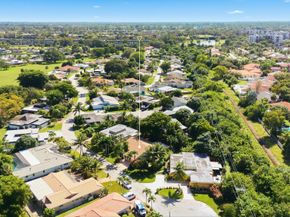 4803 Queen Palm Ln, Tamarac FL 33319