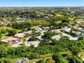 4803 Queen Palm Ln, Tamarac FL 33319