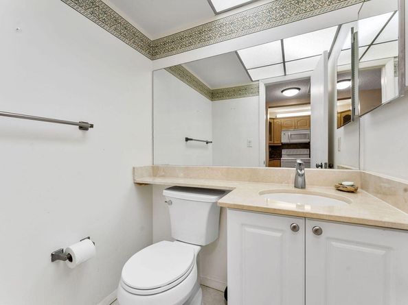 9440 SW 8th Street 318, Boca Raton FL 33428