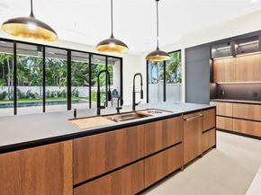 607 NE 17th Ave, Fort Lauderdale FL 33304