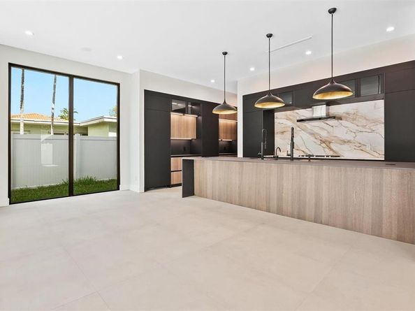 607 NE 17th Ave, Fort Lauderdale FL 33304