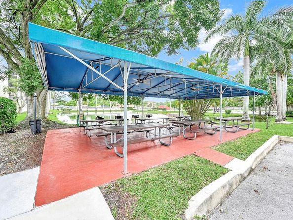 6195 Rock Island Rd 215, Tamarac FL 33319