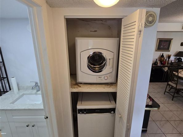 6195 Rock Island Rd 215, Tamarac FL 33319