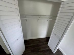 903 NE 7th St, Hallandale Beach FL 33009