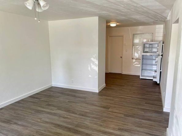 903 NE 7th St, Hallandale Beach FL 33009