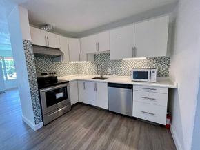 903 NE 7th St, Hallandale Beach FL 33009