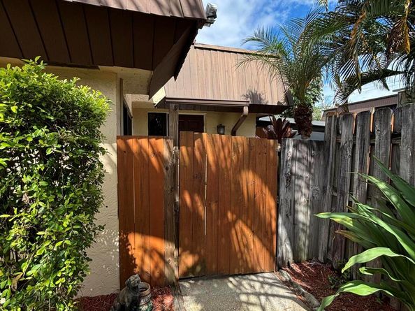 3536 Gardens Drive E B, Palm Beach Gardens FL 33410