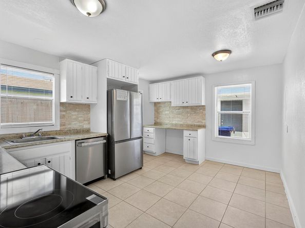 146 W 18th Street, Riviera Beach FL 33404