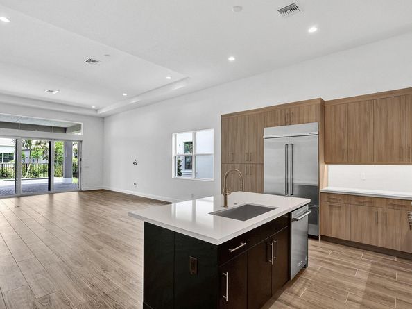 10064 Driftwood Way, Palm Beach Gardens FL 33412