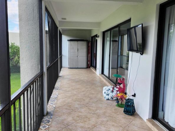 1707 Consulate Place 202, West Palm Beach FL 33401