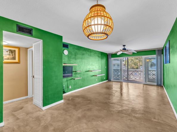 2151 NE 42nd Ct 204, Lighthouse Point FL 33064