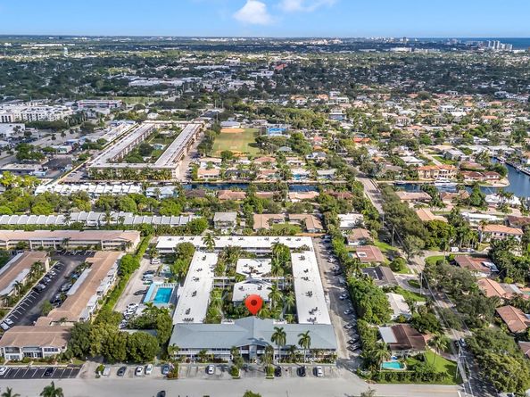 2151 NE 42nd Ct 204, Lighthouse Point FL 33064