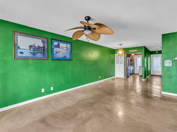 2151 NE 42nd Ct 204, Lighthouse Point FL 33064