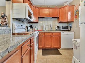 33 Fanshaw A 33, Boca Raton FL 33434