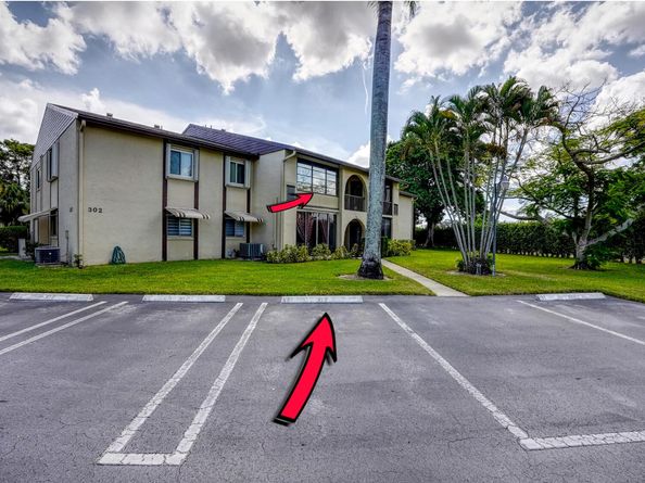 302 Pine Ridge Circle A2, Greenacres FL 33463
