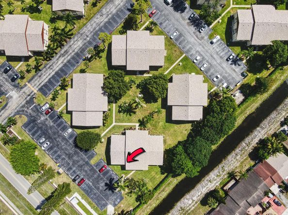 302 Pine Ridge Circle A2, Greenacres FL 33463