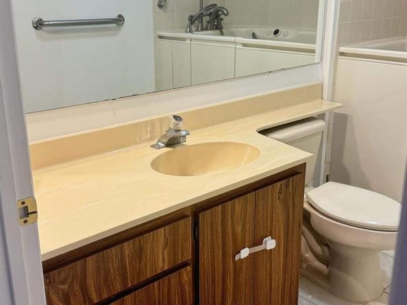 6049 Balboa Circle 202, Boca Raton FL 33433