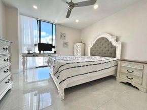 3640 Yacht Club Dr 1410, Miami FL 33180