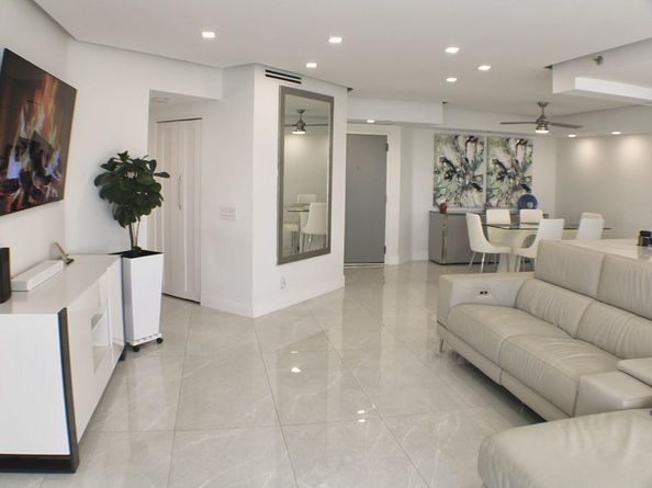 3640 Yacht Club Dr 1410, Miami FL 33180