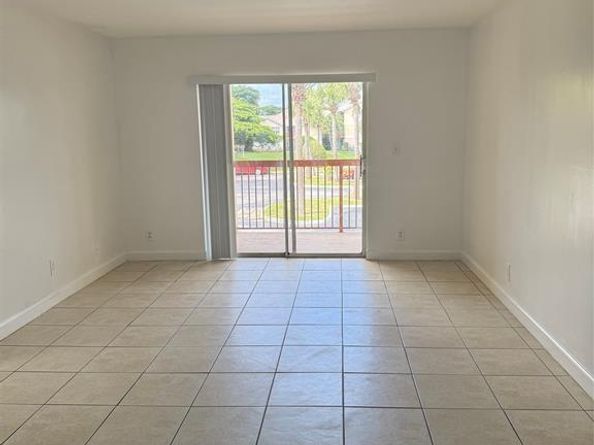 7630 Westwood Dr 316, Tamarac FL 33321