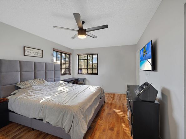 1030 NW 107th Ave 1030, Pembroke Pines FL 33026