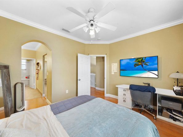 740 NW 170th Ter, Pembroke Pines FL 33028