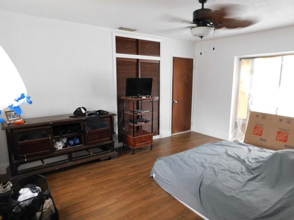 8671 NW 19th St, Pembroke Pines FL 33024