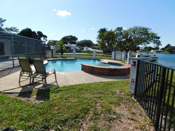 8671 NW 19th St, Pembroke Pines FL 33024