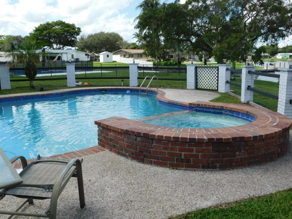 8671 NW 19th St, Pembroke Pines FL 33024