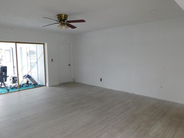 8671 NW 19th St, Pembroke Pines FL 33024