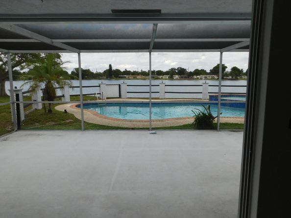 8671 NW 19th St, Pembroke Pines FL 33024