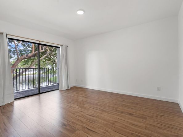 9144 W Atlantic Blvd 823, Coral Springs FL 33071