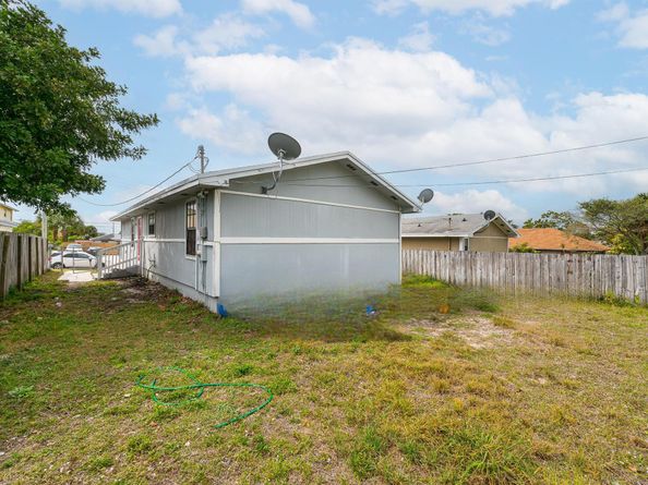 1488 W 31st Street, Riviera Beach FL 33404