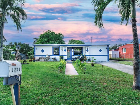 1229 NW 19th Ave, Fort Lauderdale FL 33311