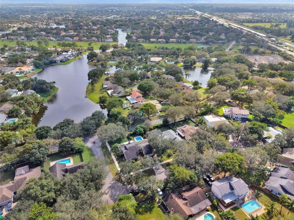 12100 Landing Way, Hollywood FL 33026