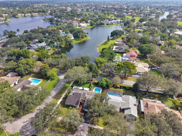 12100 Landing Way, Hollywood FL 33026