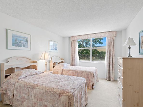 1801 S Flagler Drive 202, West Palm Beach FL 33401