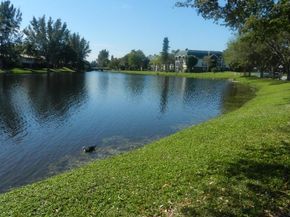 3760 Inverrary Dr 2H, Lauderhill FL 33319