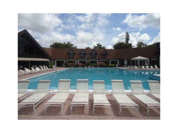 3760 Inverrary Dr 2H, Lauderhill FL 33319