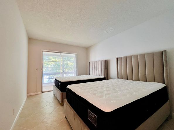 152 Chatham G, West Palm Beach FL 33417