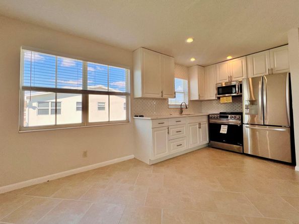 152 Chatham G, West Palm Beach FL 33417