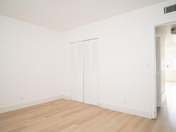 701 Pine Drive 107, Pompano Beach FL 33060