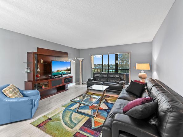 7286 Huntington Lane 402, Delray Beach FL 33446