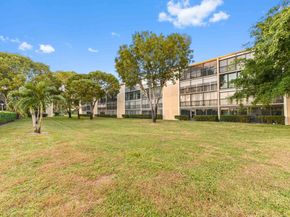 7286 Huntington Lane 402, Delray Beach FL 33446