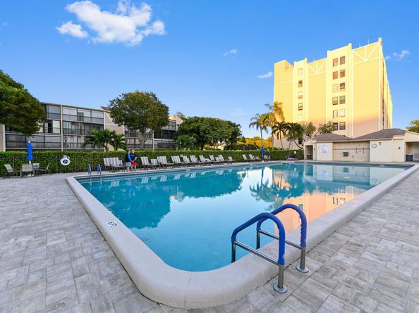 7286 Huntington Lane 402, Delray Beach FL 33446